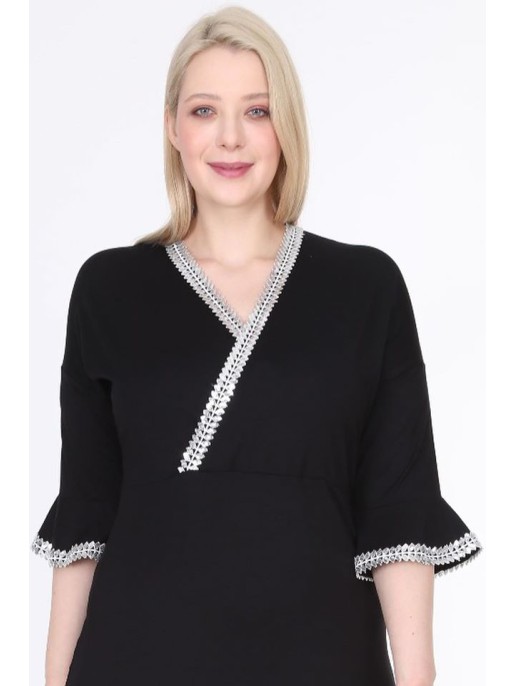 Elegantiška juoda suknelė Elegantiška juoda suknelė