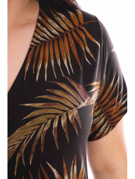 Платье больших размеров с вырезом