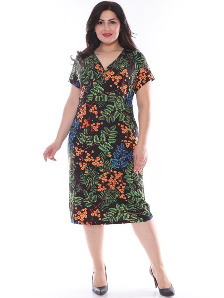 Платье с короткими рукавами и вырезом