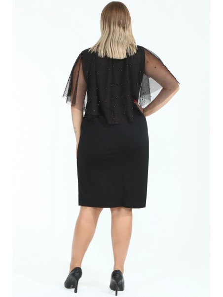 Красивое платье с коричневыми бусинами