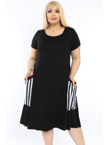 Must triibuliste taskutega kleit