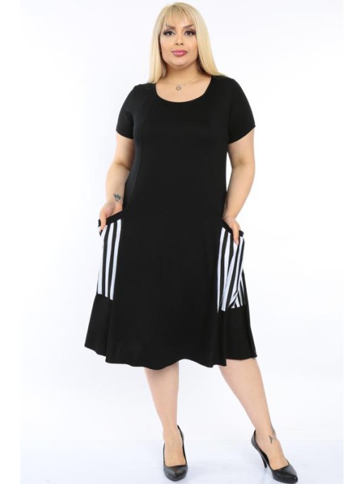 Melna kleita ar svītrainām kabatām Melna kleita ar svītrainām kabatām