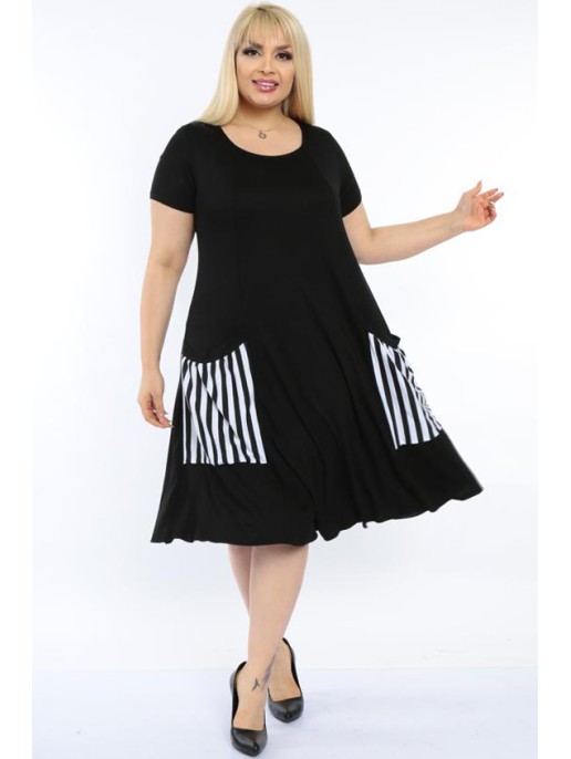 Черное платье с полосатыми карманами Черное платье с полосатыми карманами