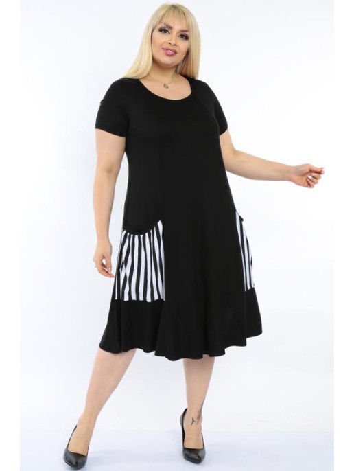 Черное платье с полосатыми карманами Черное платье с полосатыми карманами