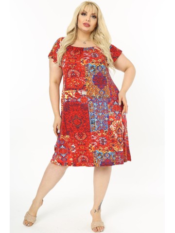 Красное платье с узором 2