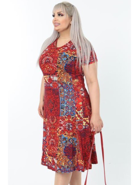 Mustriline lühikeste varrukatega kleit