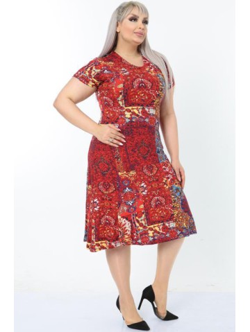 Rakstaina kleita ar īsām piedurknēm