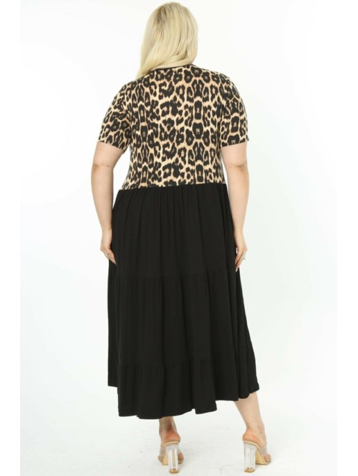 Platėjanti suknelė su raukiniais Platėjanti suknelė su raukiniais