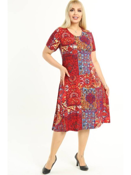 Красочное платье с узорами