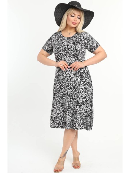 Must-valge viskoosst kleit lühikeste varrukatega