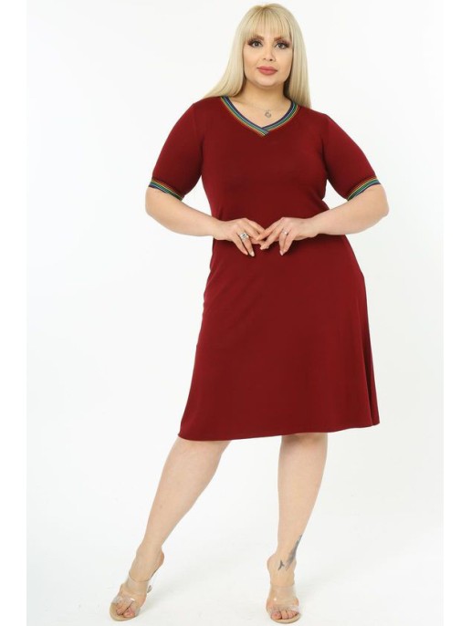 Бордовое платье с короткими рукавами Бордовое платье с короткими рукавами