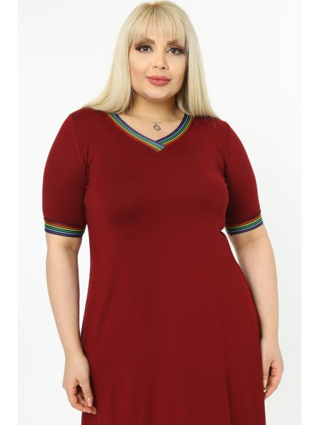 Bordo kleita ar īsām piedurknēm