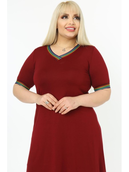 Bordo kleita ar īsām piedurknēm