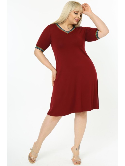 Бордовое платье с короткими рукавами Бордовое платье с короткими рукавами