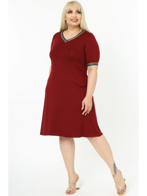 Bordo kleita ar īsām piedurknēm Bordo kleita ar īsām piedurknēm