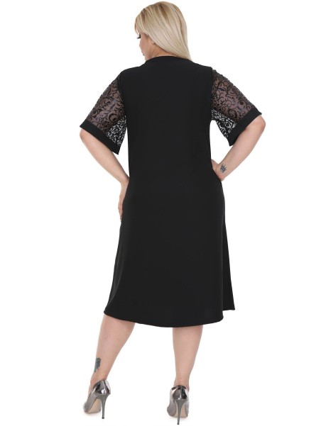 Melna kleita ar greznām piedurknēm