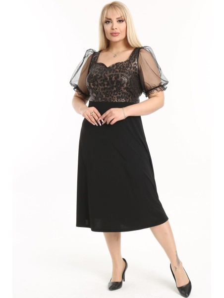 Красивое платье с пышными рукавами из тюля.