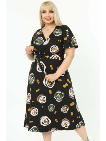 Rakstaina kleita ar trīsstūrveida kakla izgriezumu