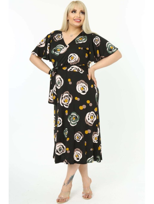 Rakstaina kleita ar trīsstūrveida... Rakstaina kleita ar trīsstūrveida...