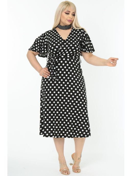 Melna kleita ar bumbiņām Melna kleita ar bumbiņām