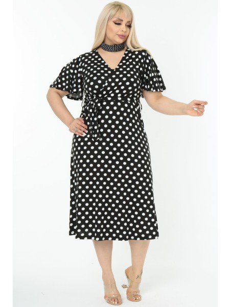 Melna kleita ar bumbiņām