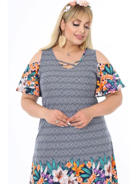 Värviline lõhikutega suvekleit