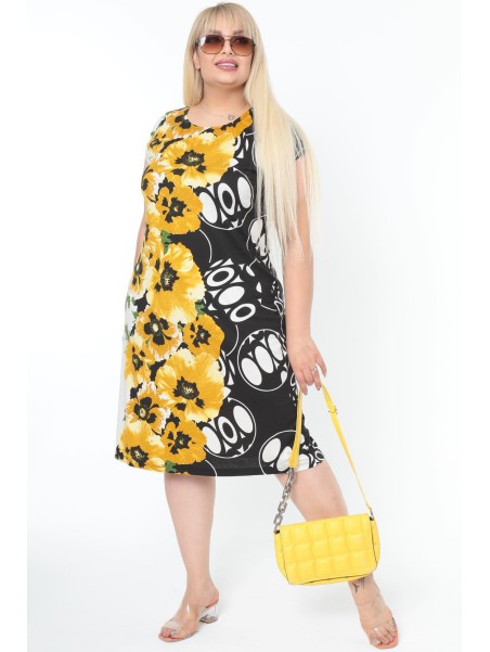 Must-kollane lilleline kleit