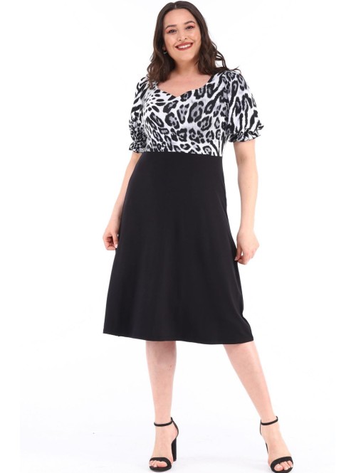 Kleit kaelusega Kleit kaelusega