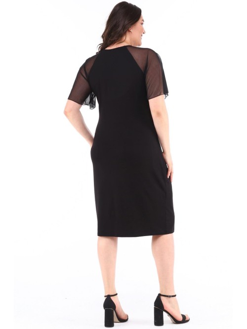 Melna kleita ar sprādzi Melna kleita ar sprādzi