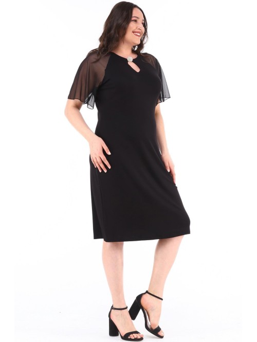 Черное платье с пряжкой Черное платье с пряжкой