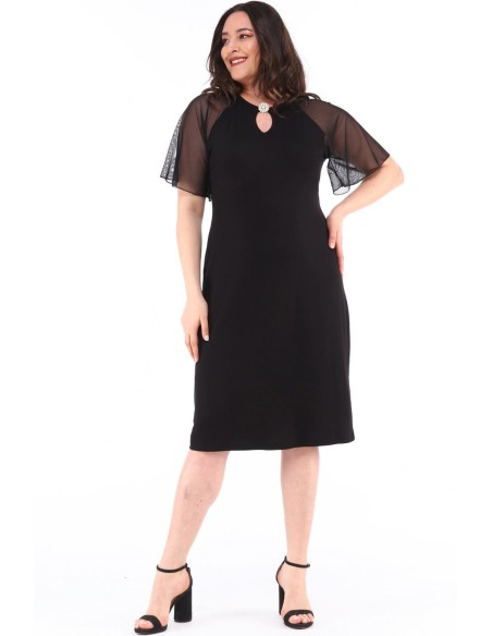 Черное платье с пряжкой