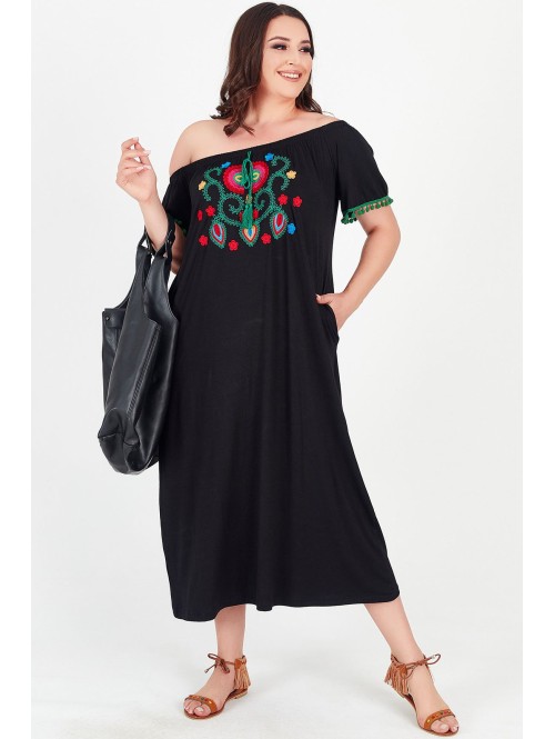 Gara melna kleita ar aplikācijām Gara melna kleita ar aplikācijām