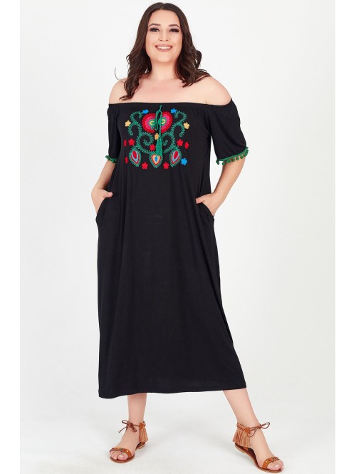 Длинное черное платье с аппликацией Длинное черное платье с аппликацией