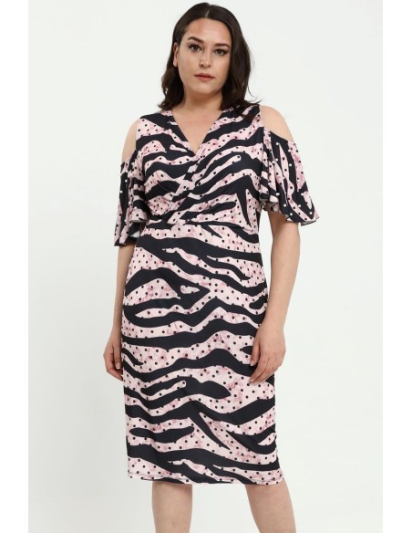 Gaiši rozā kleita ar krellēm