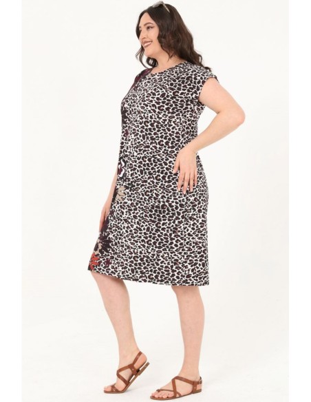 Kokvilnas kleita ar dzīvnieku kažokādu rakstiem