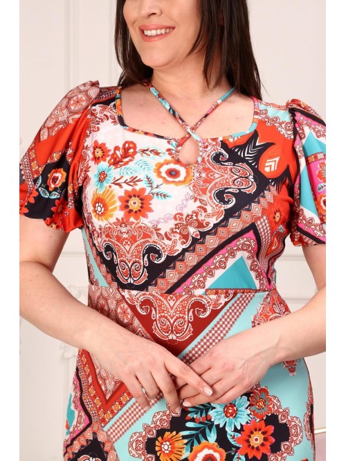 Kleita ar īsām piedurknēm dažādās krāsās Kleita ar īsām piedurknēm dažādās krāsās