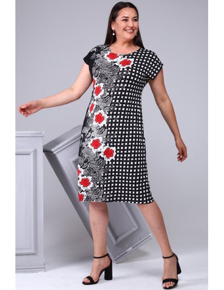 Trīs krāsu sieviešu brīvā laika kleita