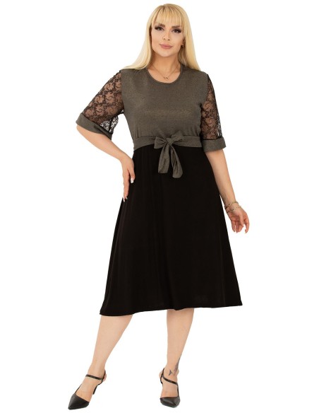 Suknelė su nėrinių rankovėmis