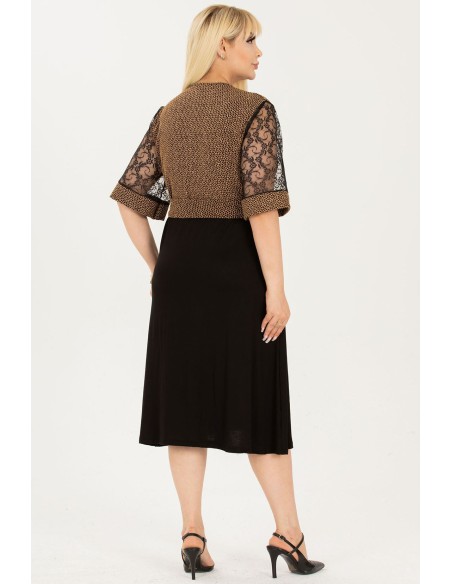 Красивое платье с короткими рукавами