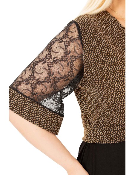 Skaista kleita ar īsām piedurknēm