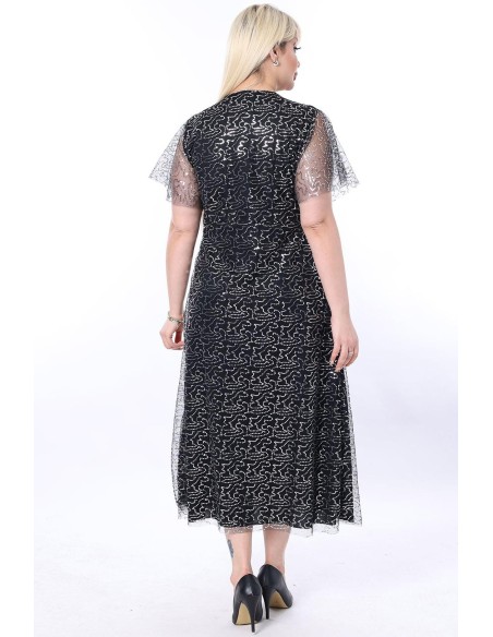 Pikk soomustega pidulik kleit