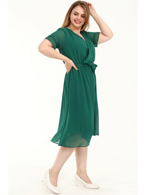 Zaļa plīvojoša kleita ar lencīti Zaļa plīvojoša kleita ar lencīti