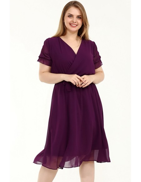 Skaista violeta kleita ar īsām piedurknēm