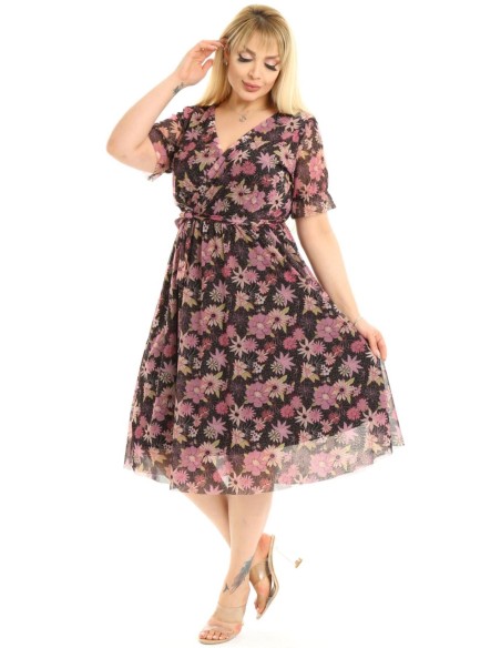 Разноцветное платье с вырезом-конвертом