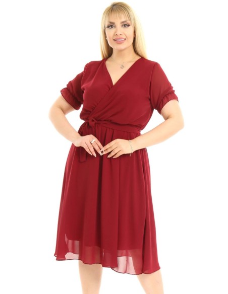 Бордовое платье с короткими рукавами