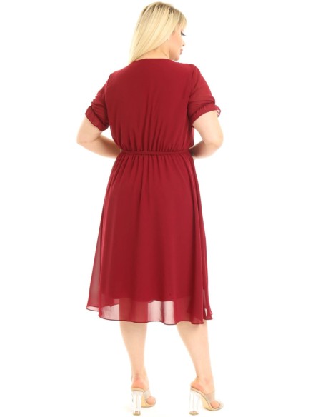 Бордовое платье с короткими рукавами