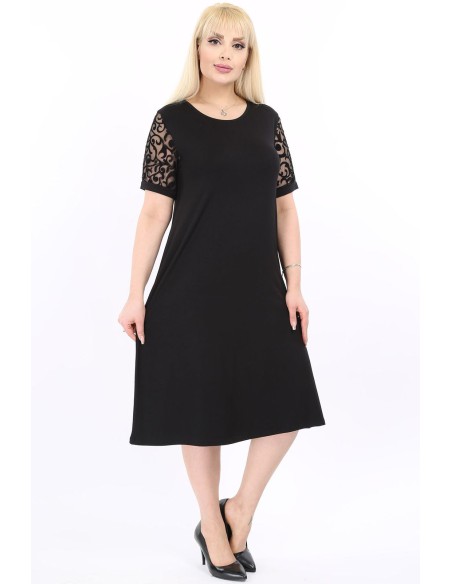 Черное вискозное платье с кружевными рукавами