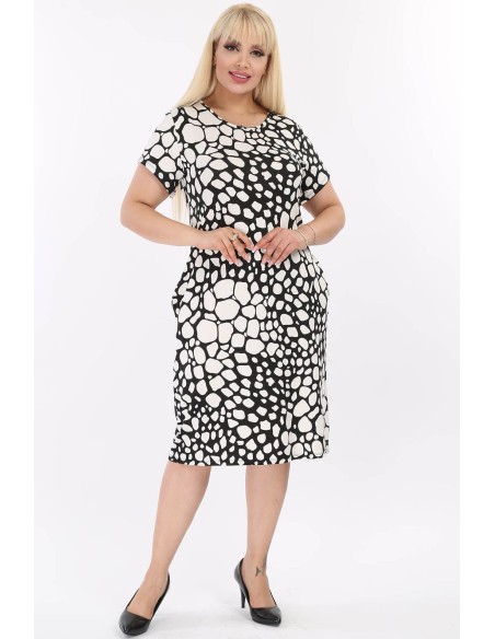 Простое черно-белое платье