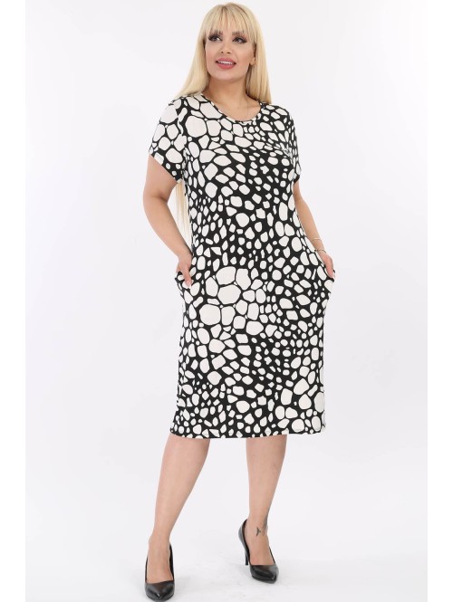 Paprasta juodai balta suknelė Paprasta juodai balta suknelė