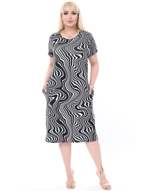 Juodai balta suknelė trumpomis rankovėmis Juodai balta suknelė trumpomis rankovėmis